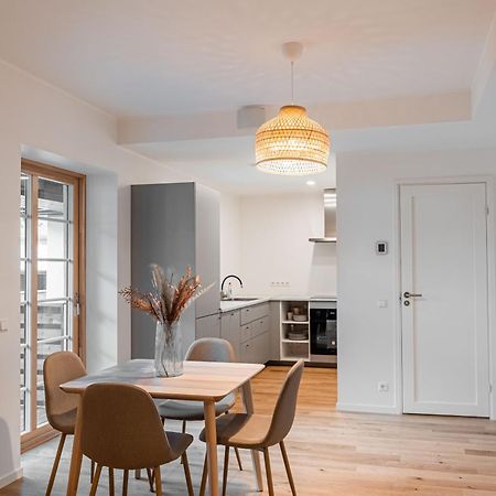 קורסארה Komandandi Apartments מראה חיצוני תמונה