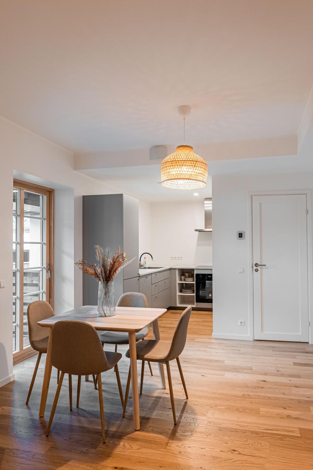 קורסארה Komandandi Apartments מראה חיצוני תמונה